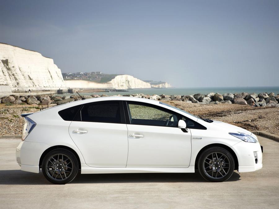  Toyota Prius 10th Anniversary 2010 года  (фото 8 из 22)